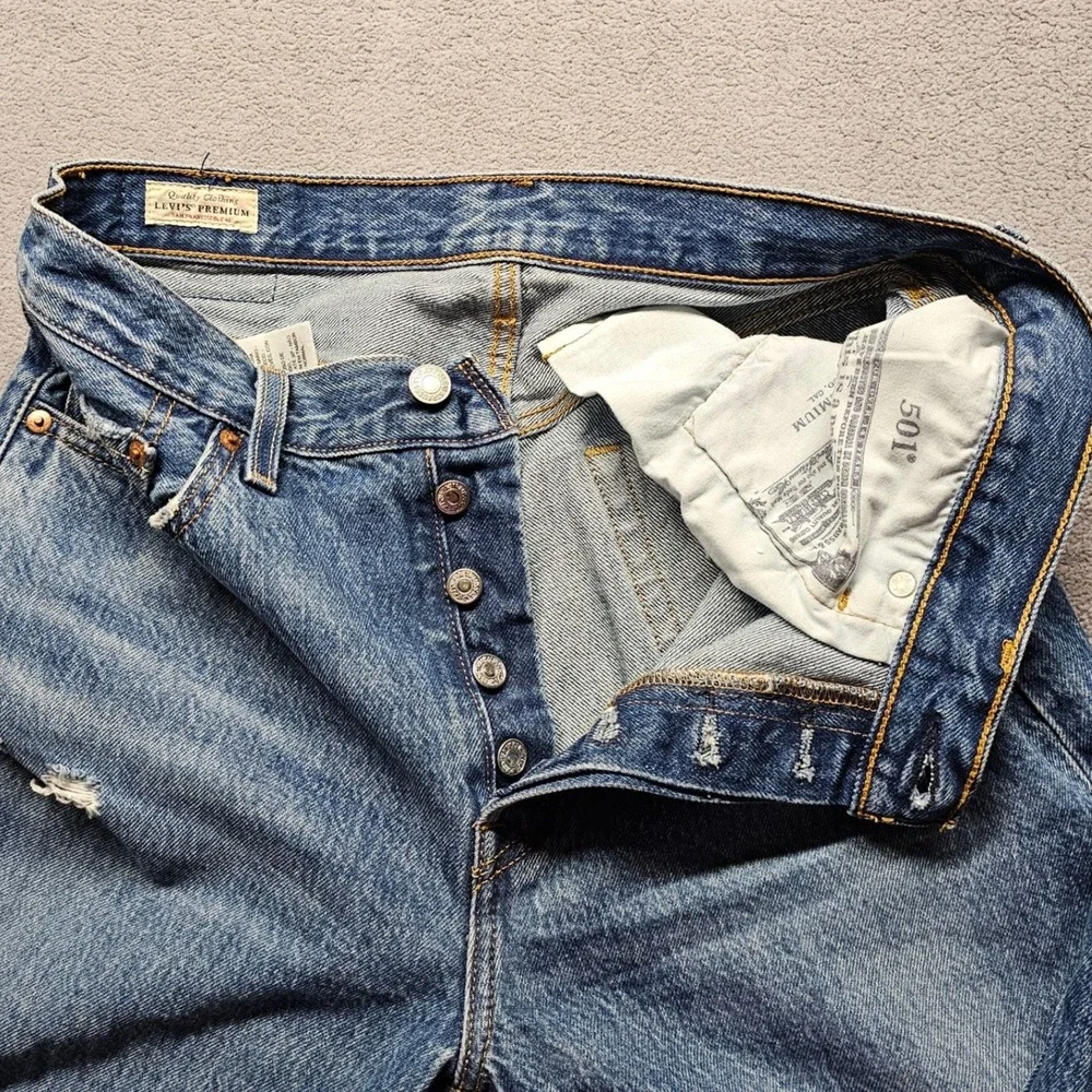 Levi's 501 Original Fit Jeans Mens 28x30 Blue Denim Medium Wash Faded Distressed